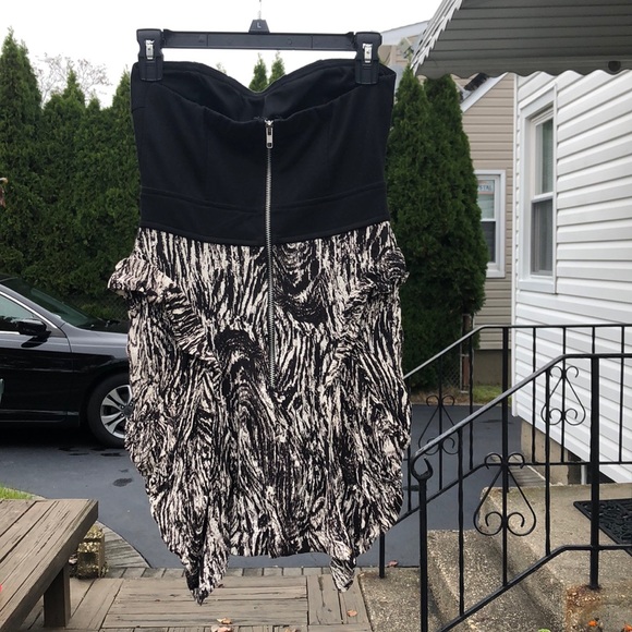 Dress - Picture 4 of 7